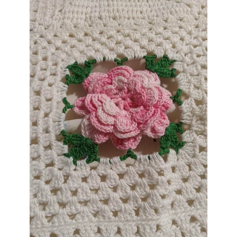Vintage Handmade Crochet Bedspread Pink Rose Floral Coverlet 72x106 Cottagecore - Picture 4 of 8